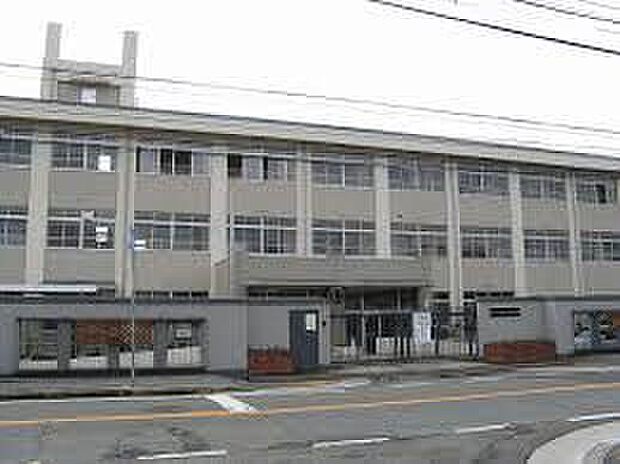 姫路市立飾磨西中学校(約2,200m)