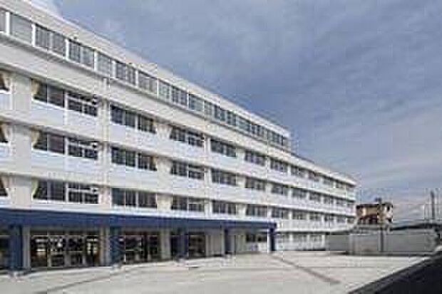 小野市立小野中学校(約1,300m)