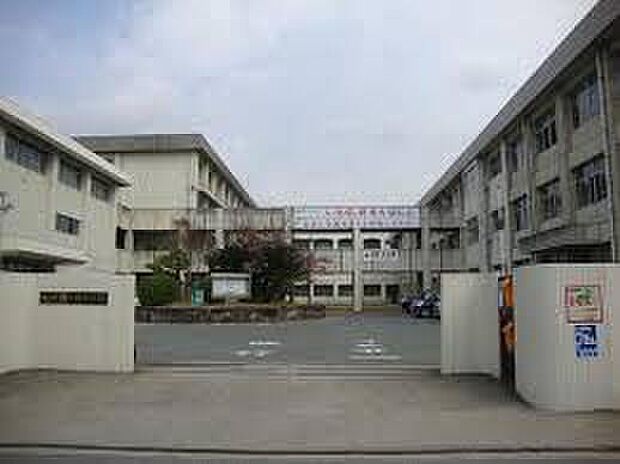 明石市立野々池中学校（約880m）