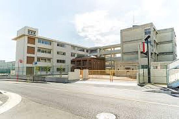 明石市立人丸小学校(約280m)