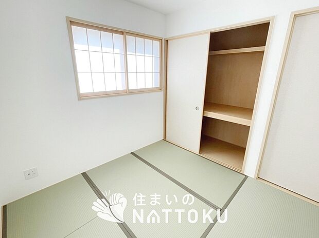 【現地写真(和室)】大壁仕様の新和室。くつろぎの空間です。