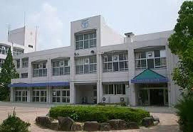 三木市立自由が丘小学校(約1,200m)