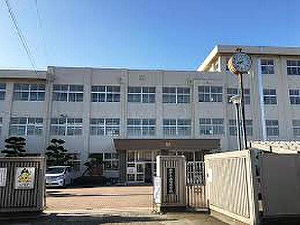 姫路市立山陽中学校（約2,500m）