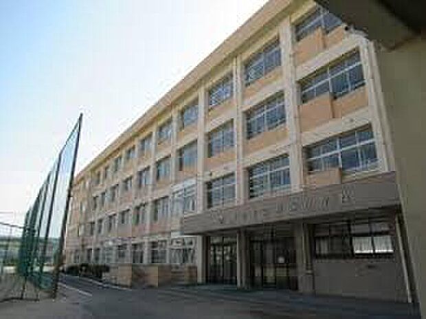 明石市立望海中学校(約1,300m)