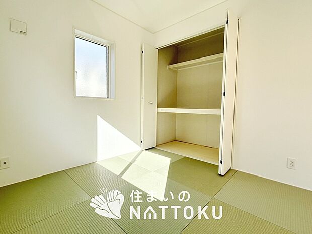 【現地写真(和室)】大壁仕様の新和室。くつろぎの空間です。