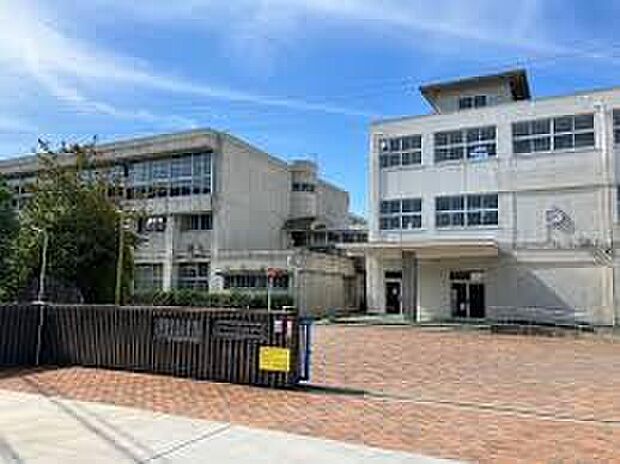 明石市立江井島小学校(約1,200m)