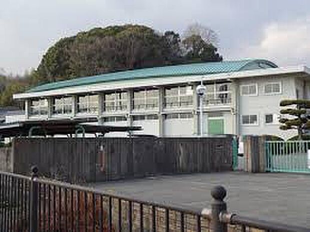 赤穂市立赤穂西中学校(約620m)