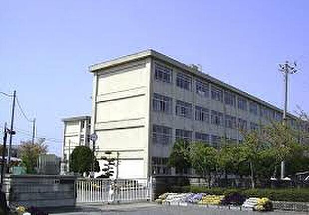 加古川市立平岡中学校（約3,100m）