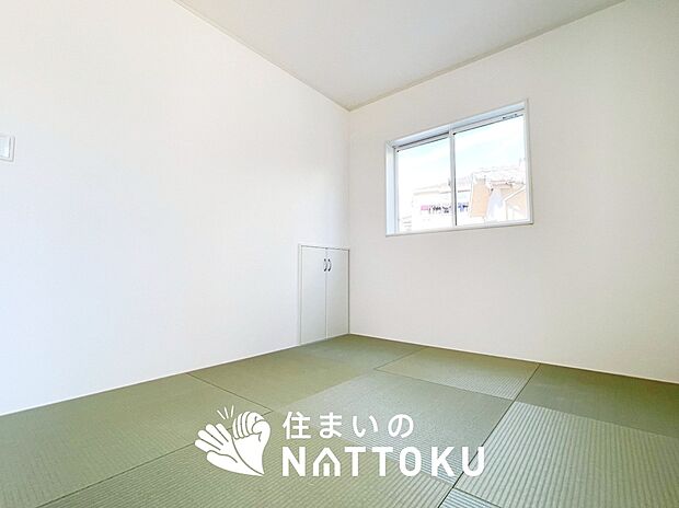 【現地写真(和室)】大壁仕様の新和室。くつろぎの空間です。