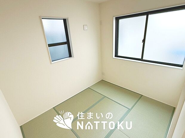 【現地写真(和室)】大壁仕様の新和室。くつろぎの空間です。