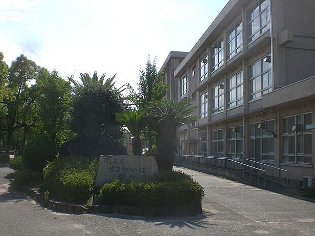 加古川市立尾上小学校（約590m）