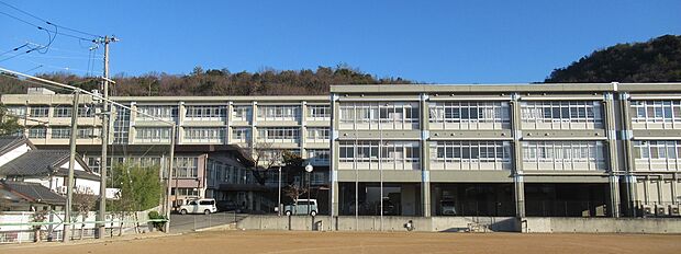 姫路市立別所小学校(約1,500m)