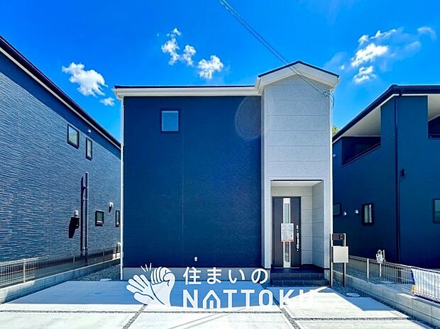 【現地写真（外観）【３号地】】軽くて火災に強い屋根材を採用し、地震時の建物への負担や揺れを軽減しています。