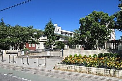 明石市立魚住小学校 1300ｍ(徒歩17分)