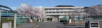 加東市立滝野中学校 1500ｍ(徒歩19分)
