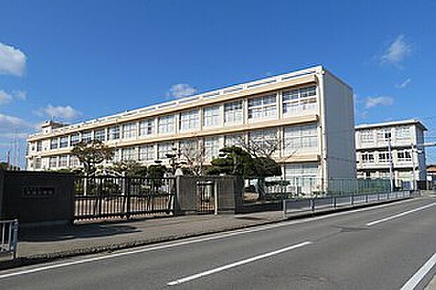 姫路市立大津小学校(約400m)