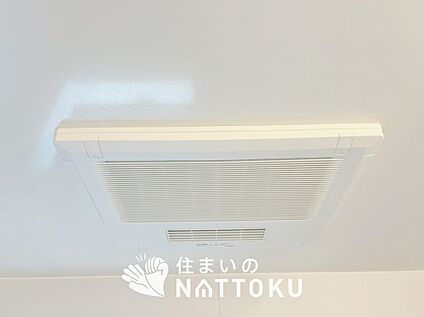 電気式浴室暖房換気乾燥機