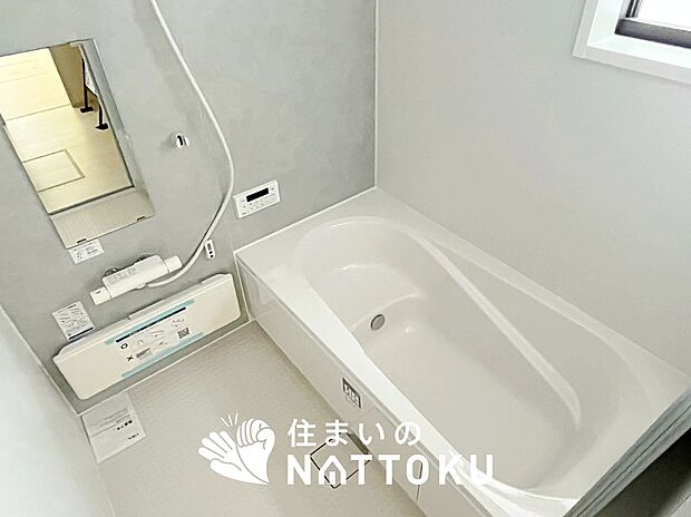 【現地写真(浴室)】浴室暖房乾燥機付き。1坪タイプで広々です。