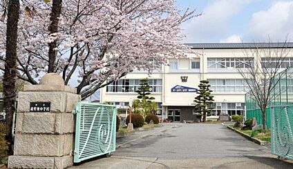 たつの市立龍野東中学校 1100ｍ(徒歩14分)