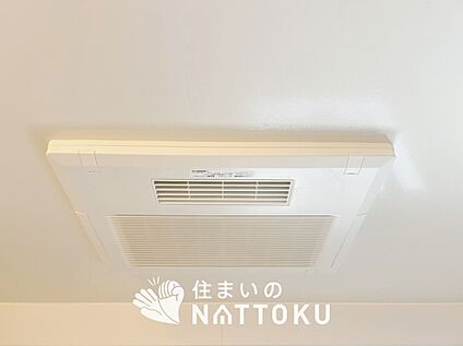 電気式浴室暖房換気乾燥機
