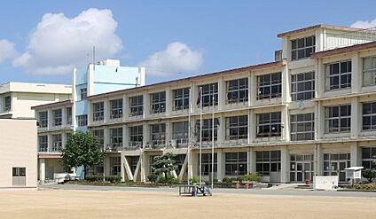 明石市立山手小学校 1100ｍ(徒歩14分)
