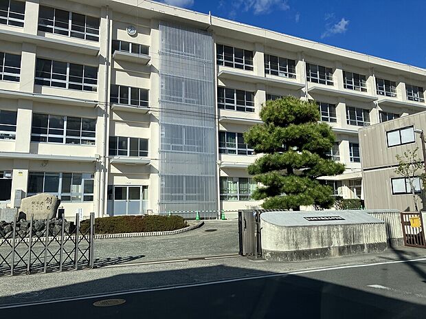 松山市立南第二中学校（約2,200m）