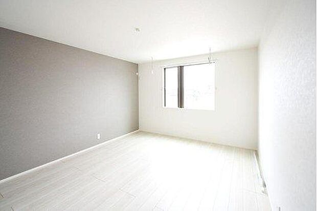 【寝室】主寝室は広々していて安らげる空間に。※施工事例です。実際の建物とは異なります。