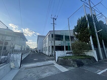 鴨川中学校 徒歩950m