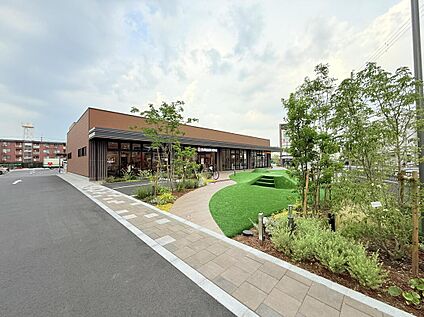 高槻グリーンプレイス 約1037ｍ(徒歩13分)