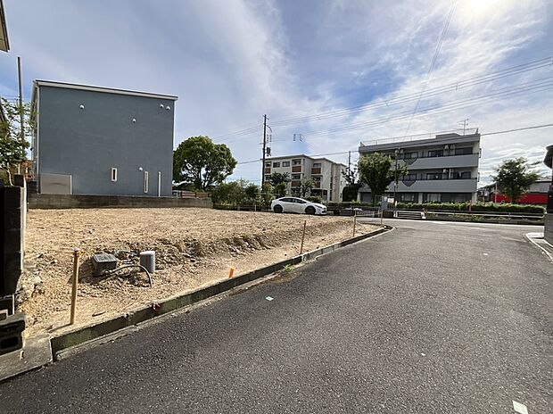 【【現地写真】】2区画まとめてのご購入にも対応しております。広々とした敷地をご希望の方や、二世帯住宅をご検討中の方にもおすすめです!土地のみでのご購入もお気軽にご相談ください。現地(2026年7月)撮影