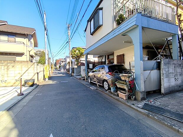 【前面道路含む現地写真】コンビニ・スーパー徒歩10分圏内！