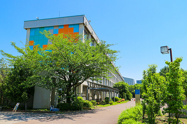 多摩市立多摩永山中学校（約1,060m）