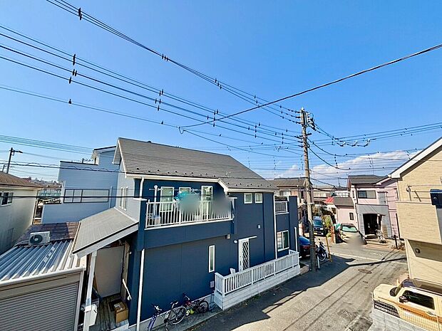 【住居からの眺望】低層地区の静かなエリア!青い空も独り占めです!