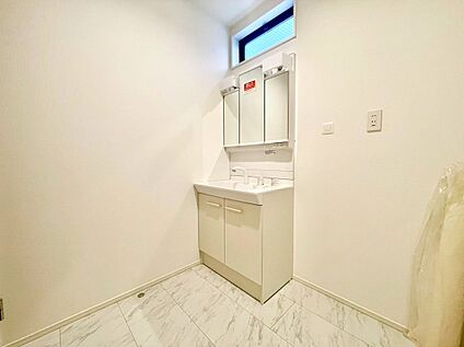 【三面鏡付洗面台】