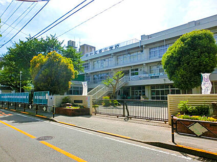 調布市立石原小学校 約530m