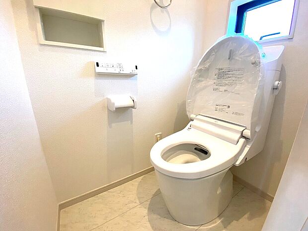 【トイレ】こちらは２階のお手洗いです。トイレは全部で2つあります。
