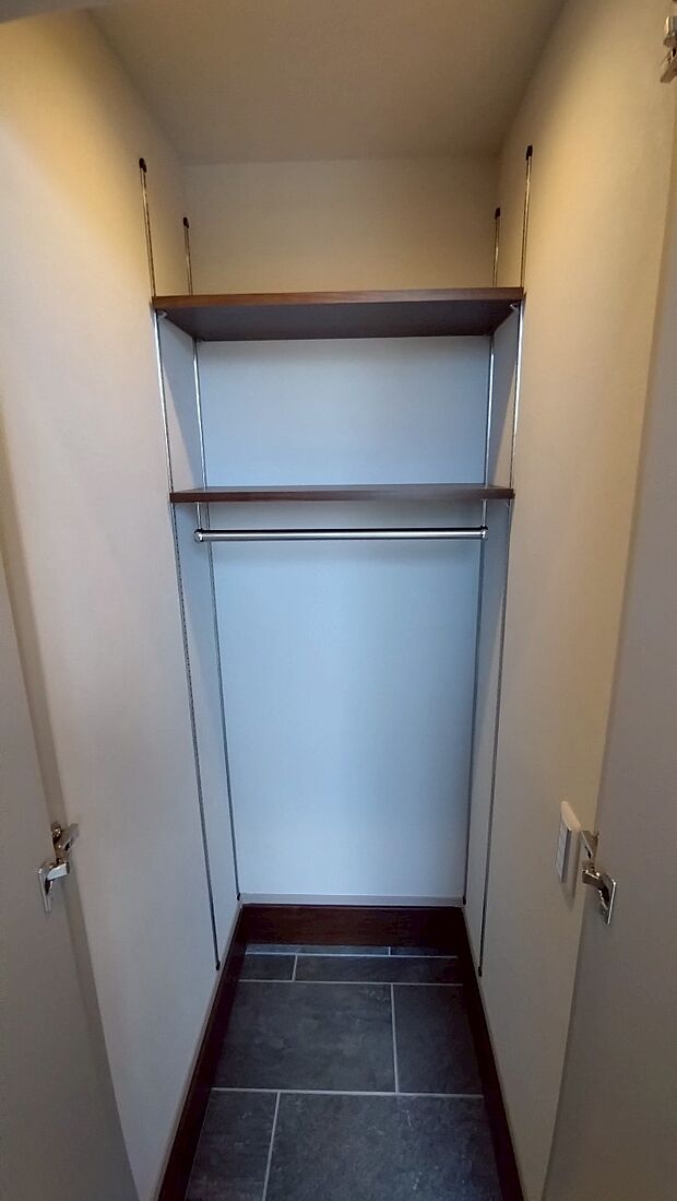 【玄関収納】同仕様物件のキッチン収納