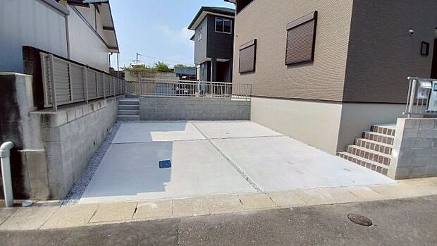 【4LDK】価格は2498万円です。新しいお住まいにいかがでしょうか。駅まで徒歩15分でアクセス可能です。一生に一度のマイホーム探しは、ぜひ新築戸建てで。新築ならではの「新しさ」がとても魅力です。遠賀郡水巻町に特化した当社では、多種多様な不動産情報をご用意しております。不動産情報と併せて地域情報もお伝え致しますので、まずはお気軽にお問い合わせください。