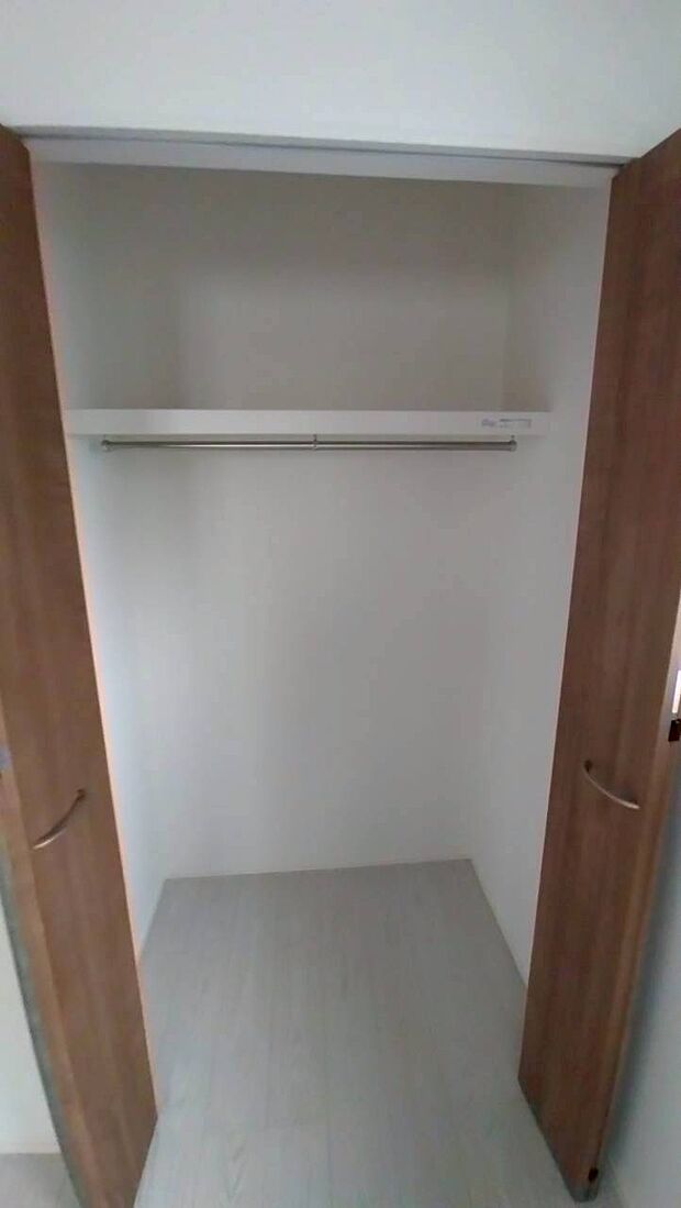 【クローゼット】同仕様物件の設備です。実際とは異なる場合があります。