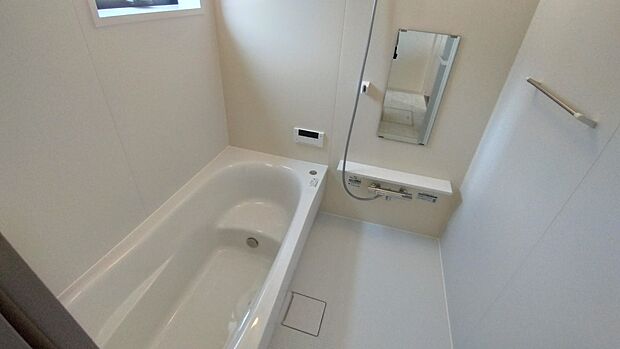 【浴室】同仕様物件の設備です。実際とは異なる場合があります。