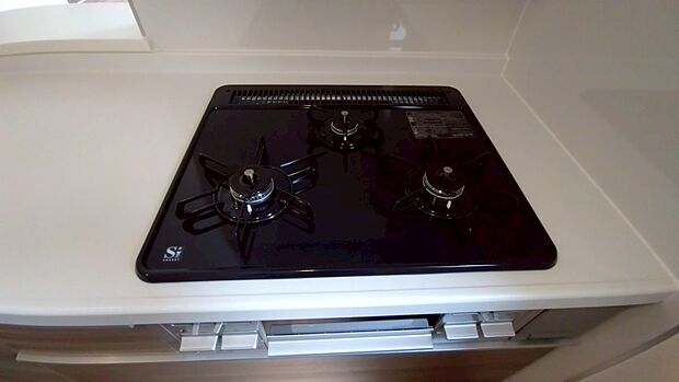 【コンロ】同仕様物件の設備です。実際とは異なる場合があります。