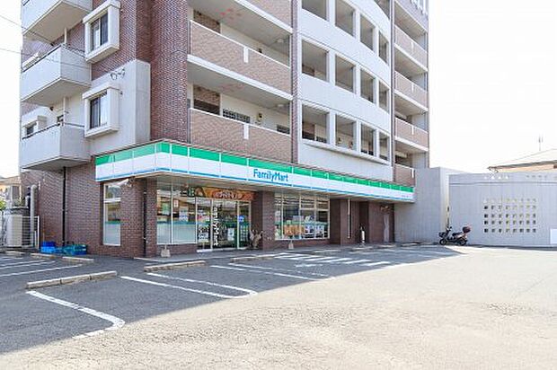 ファミリーマート 小倉下石田一丁目店