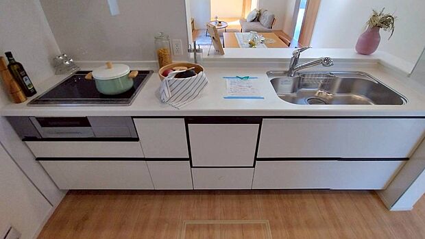 【キッチン】画像は、同仕様物件の設備・仕様写真です。実際とは異なる場合があります。