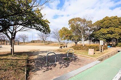 二島西公園 徒歩730m