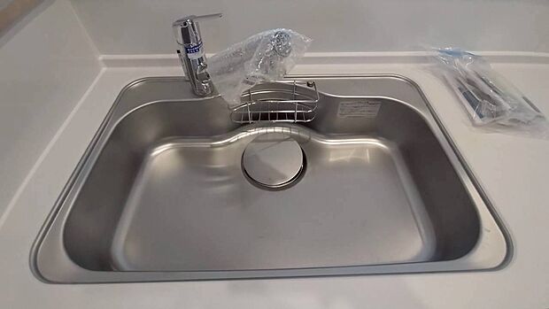 【シンク】同仕様物件の設備・仕様の写真です。実際とは異なる場合があります。