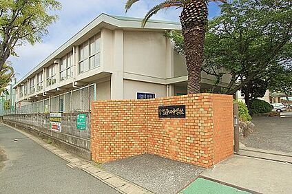 北九州市立沖田中学校 徒歩945m