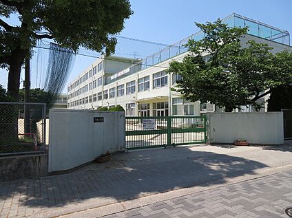 二城小学校 約270ｍ(徒歩4分)