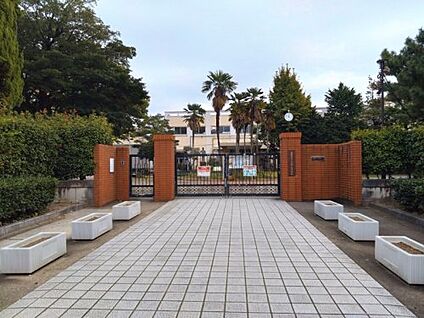 名古屋市立瑞穂ケ丘中学校 徒歩590m