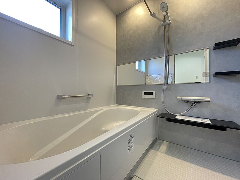 浴室　（同仕様） ■浴槽保温材と保温組フタのダブル保温