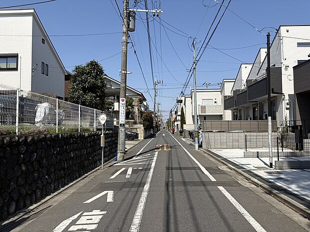 【前面道路含む現地写真】現地(2026年3月)撮影
■西側 幅員約5.4m公道に接面